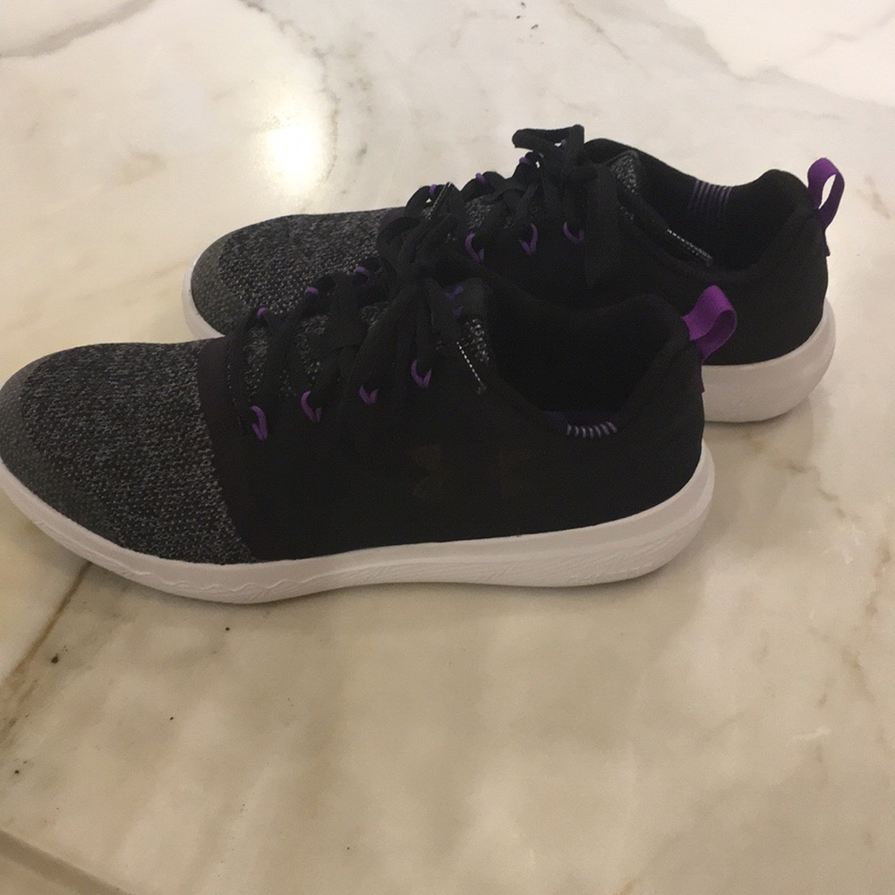 Under Armour Sneakers